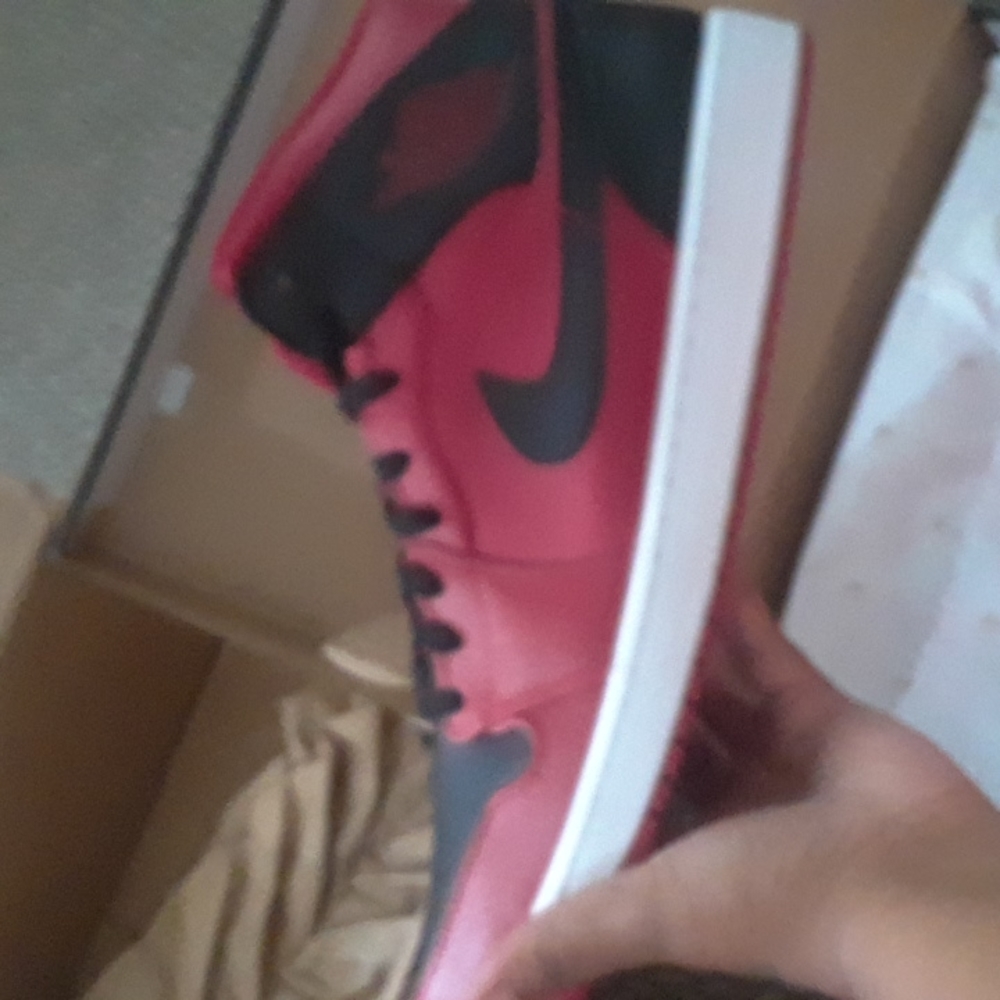 Air Jordan mid 1 reverse bred